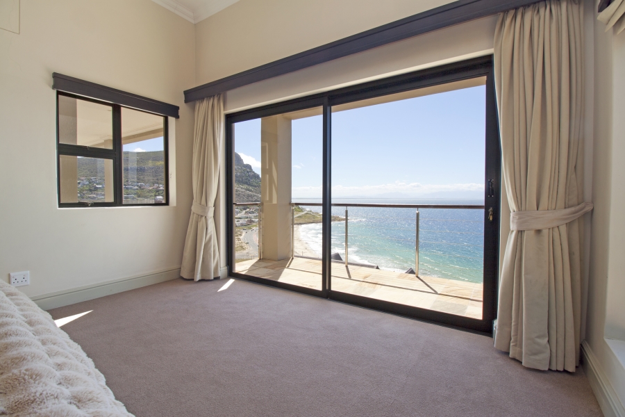 To Let 3 Bedroom Property for Rent in Cairnside Western Cape